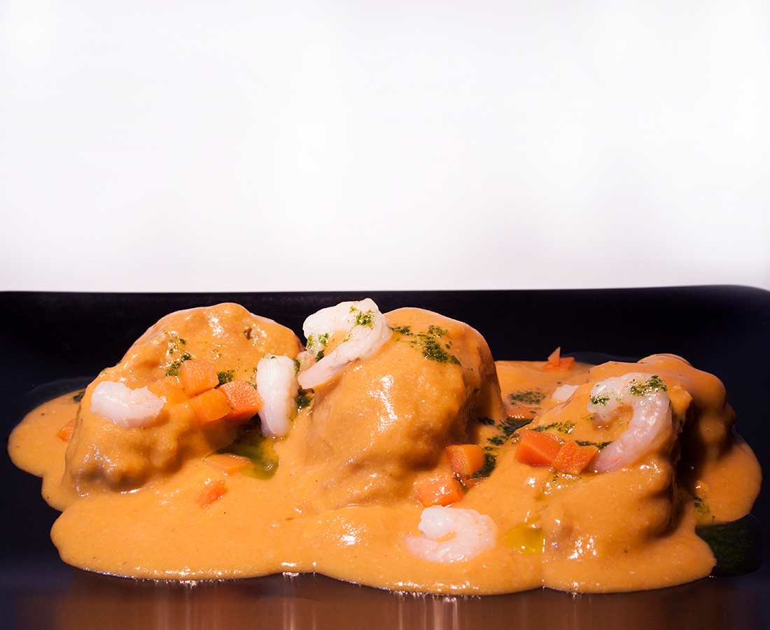 Piquillos rellenos de txangurro